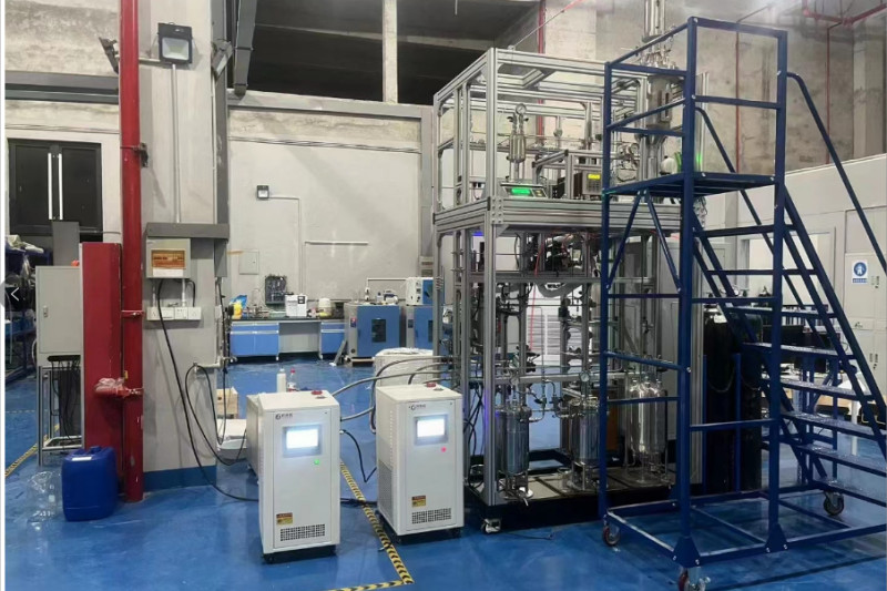 湖州某制藥企業(yè)采購2.5kW高低溫循環(huán)一體機助力聚乙烯實驗項目 圖1