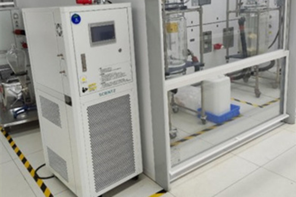 高低溫循環(huán)器選購(gòu)時(shí)需注意流量、功率和揚(yáng)程參數(shù)