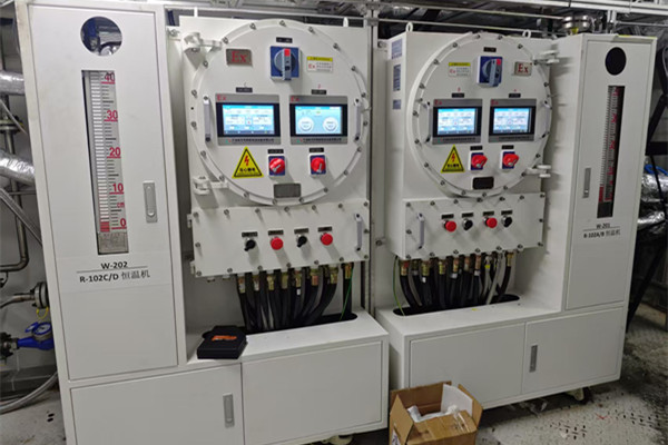 一拖二防爆高低溫控溫系統(tǒng)設(shè)備實(shí)拍圖2